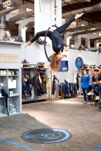 Contortionist at Tavex booth