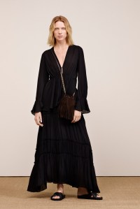 Elizabeth and James Resort 2016