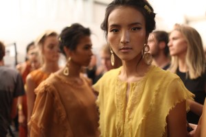 Alberta Ferretti Backstage RTW Spring 2