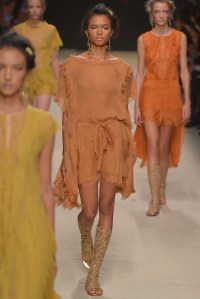 Alberta Ferretti RTW Spring 2016