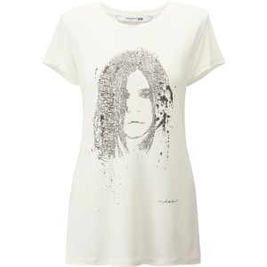 A look from Carine Roitfeld's collection for Uniqlo.