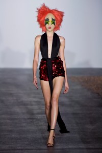 Gareth Pugh RTW Spring 2016