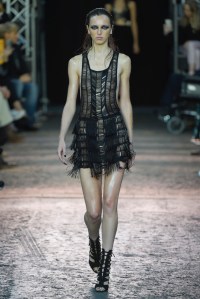 Julien Macdonald RTW Spring 2016