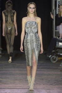 Julien Macdonald RTW Spring 2016