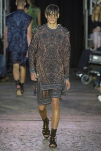 Julien Macdonald RTW Spring 2016