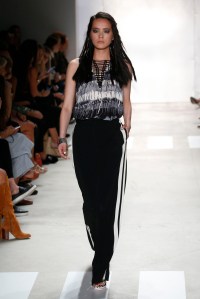 Nicole Miller RTW Spring 2016