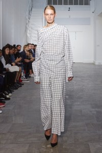 Off White RTW Spring 2016