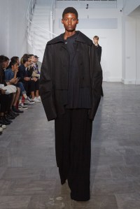 Off White RTW Spring 2016