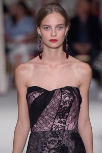 Beauty at Oscar de la Renta Ready to Wear Spring 2016