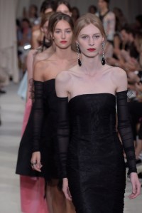Beauty at Oscar de la Renta Ready to Wear Spring 2016