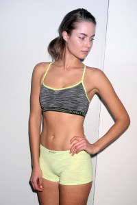 A look from the 2(x)ist spring 2016 women's collection.
