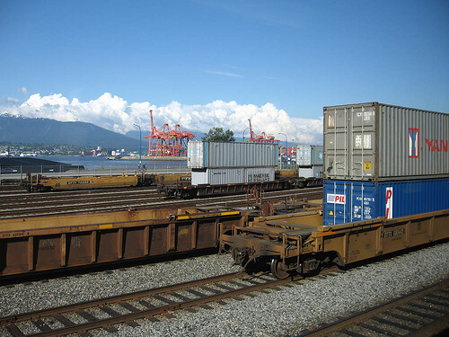 Hillary Clinton Puts Forward Infrastructure Plan Combat Freight Congestion