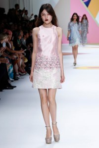 Shiatzy Chen RTW Spring 2016