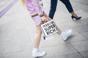 Seoul Fashion Week street style.