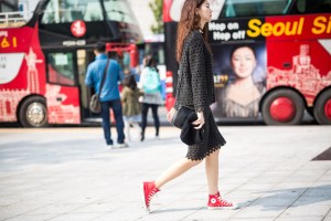 Seoul Fashion Week street style.