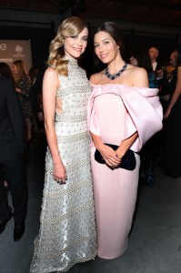 Jamie King in Naeem Kahn with Jessica Biel in Monse.