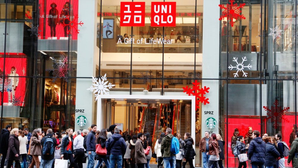 Holiday Shoppers outside Uniqlo in NYC