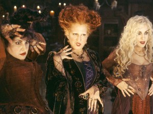 Bette Midler as Winifred, Sarah Jessica Parker as Sarah, Kathy Najimy as Mary in Hocus Pocus (1993)