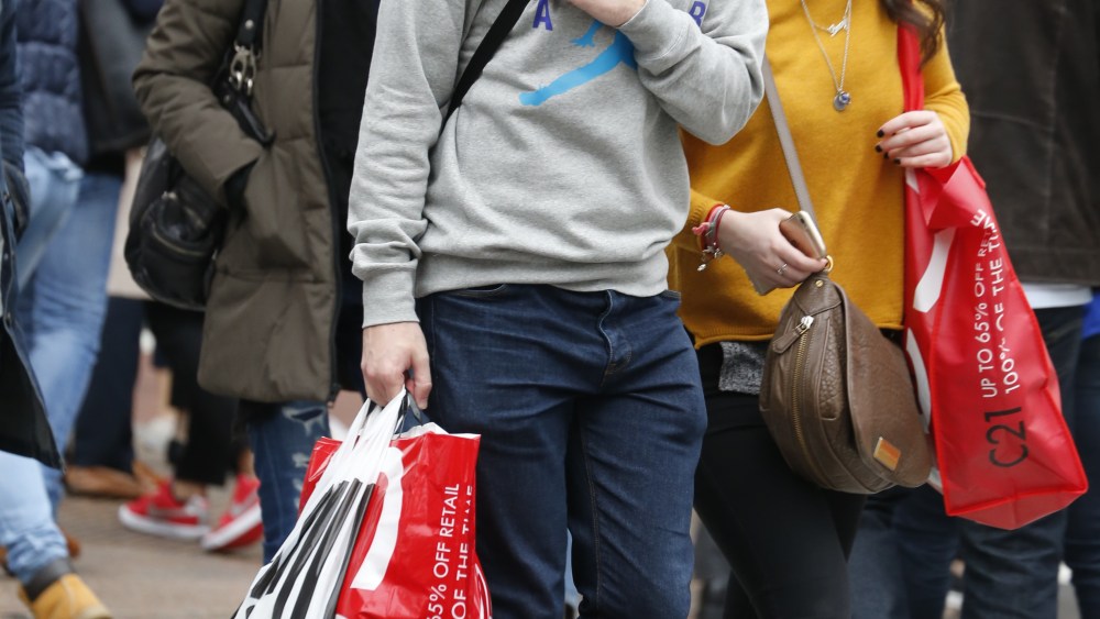 Holiday Shoppers in Midtown NYC