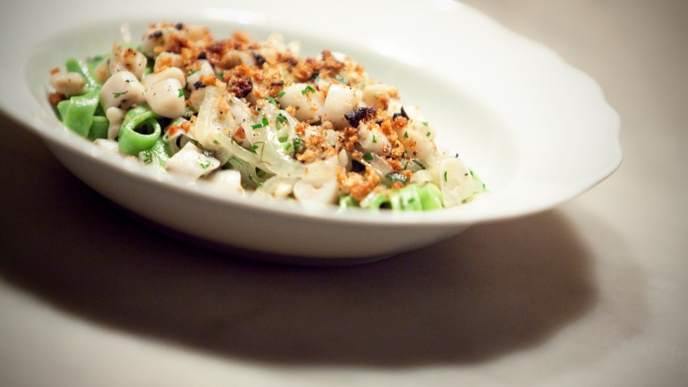 Spinach Fettuccine with Razor Clam Vongole