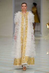 Guo Pei Spring 2016 Couture