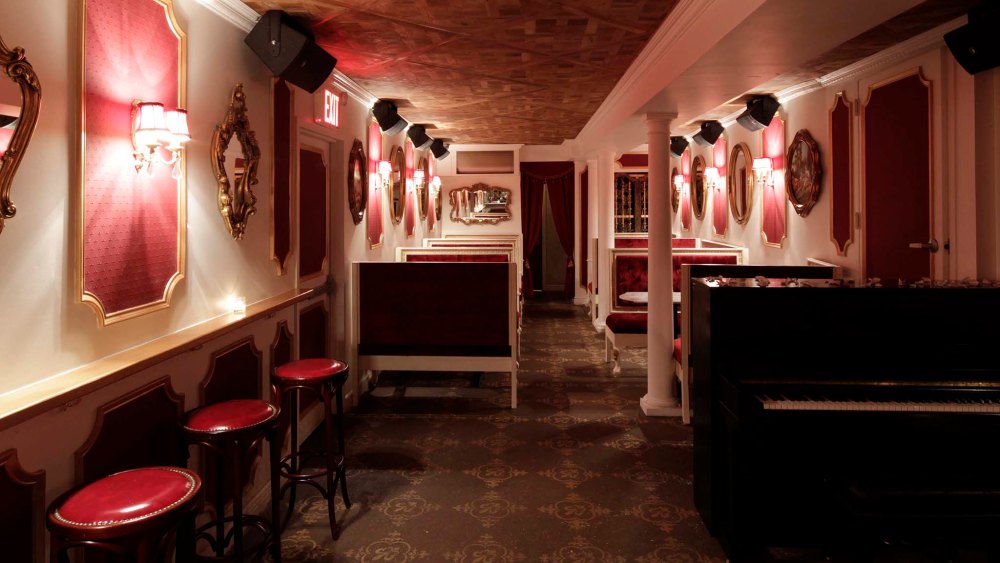 Marie Antoinette-Themed Bar Opens in Brooklyn Heights