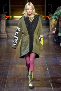 Moschino Pre-fall 2016