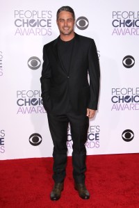 Taylor Kinney 2016 People's Choice Awards