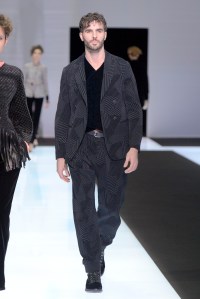 Giorgio Armani RTW Fall 2016