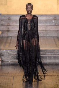 Julien Macdonald RTW Fall 2016