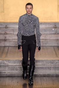 Julien Macdonald RTW Fall 2016