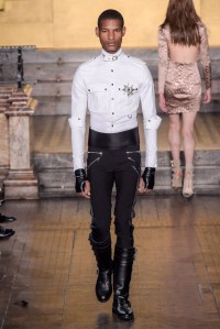 Julien Macdonald RTW Fall 2016