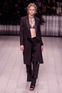 Alexander McQueen RTW Fall 2016