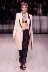 Alexander McQueen RTW Fall 2016