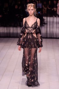 Alexander McQueen RTW Fall 2016