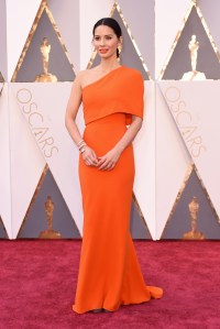 Olivia Munn 2016 oscars
