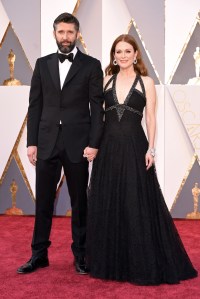 Julianne Moore Bart Freundlich 2016 oscars
