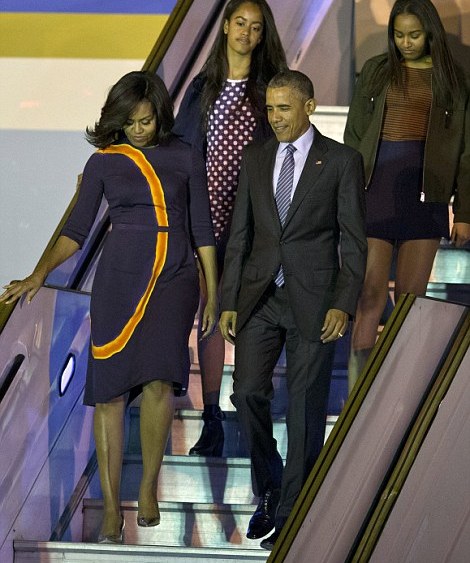 Michelle Obama Wears Narciso Rodriguez