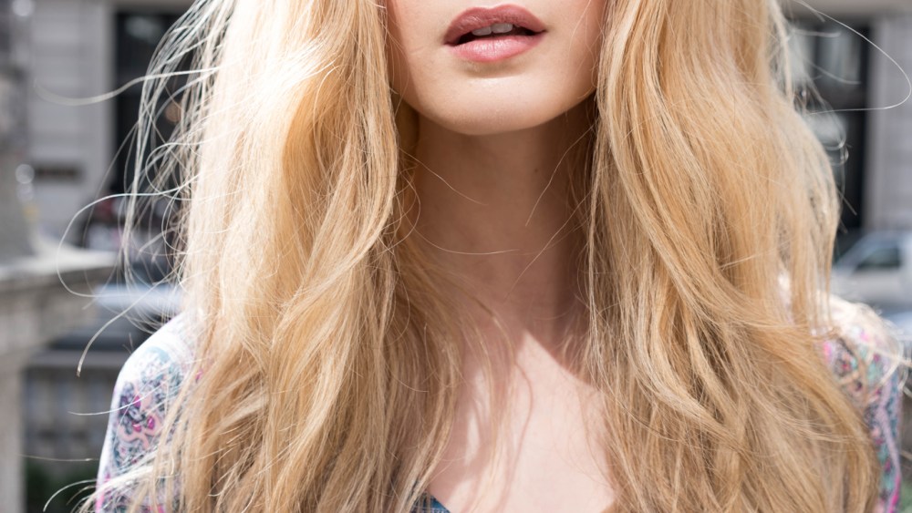 Elena Kampouris