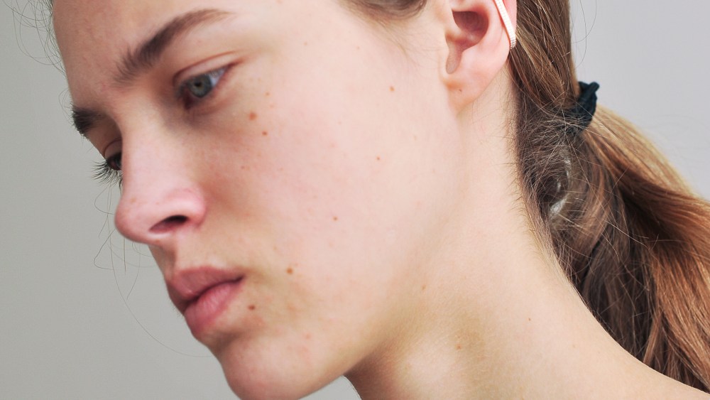 An earring from Repossi's Agrafe collection