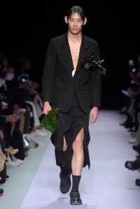 Tokyo New Age RTW Fall 2016: Soshi Otsuki