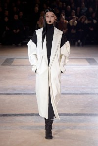 Yohji Yamamoto RTW Fall 2016