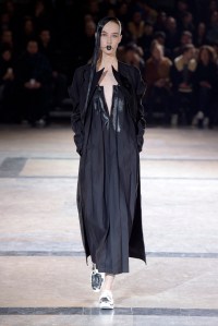 Yohji Yamamoto RTW Fall 2016