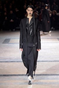 Yohji Yamamoto RTW Fall 2016