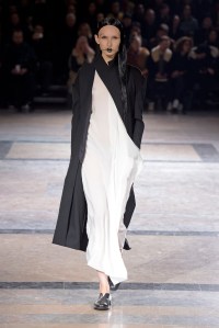 Yohji Yamamoto RTW Fall 2016