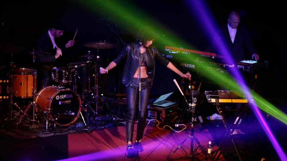 AlunaGeorge on Their Sophomore Album, Festival Style and Glitter