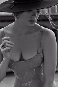 A look from the Daisy & Elizabeth collaboration with Nudies Rodeo Tailor.