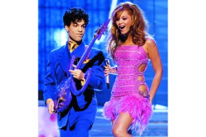 Prince and Beyonce performing a medley of his hits at the 46th Annual GRAMMY Awards, February 8, 2004.