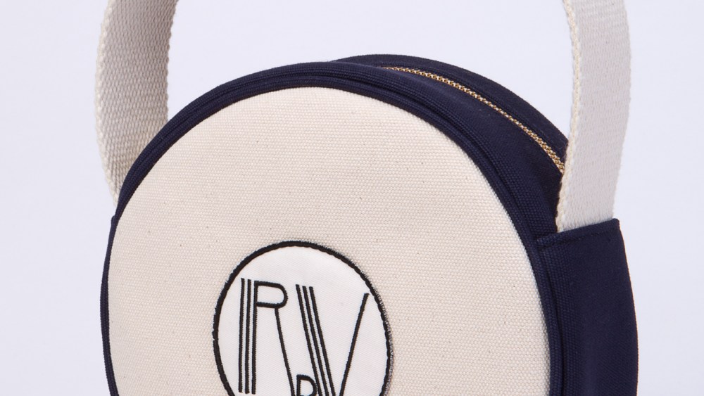 A style from Rue de Verneuil.