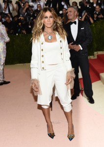 Sarah Jessica Parker at met gala 2016